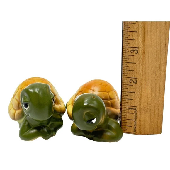 Turtle Anthromorphic Salt and Pepper Set Japan Vintage Ceramic 1970s - Picture 5 of 9